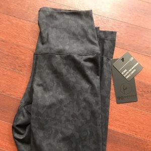 NWT 90 degree legging